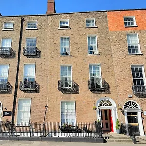 Отель Baggot Court Townhouse